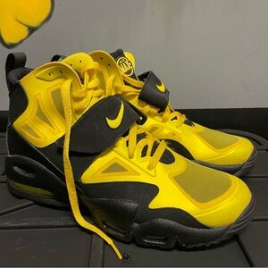 Nike Air Max 2 Yellow & Black, Men's Basketball Shoe Size 12.